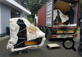 auch Containerabfertigung für Musikhäuser ist möglich